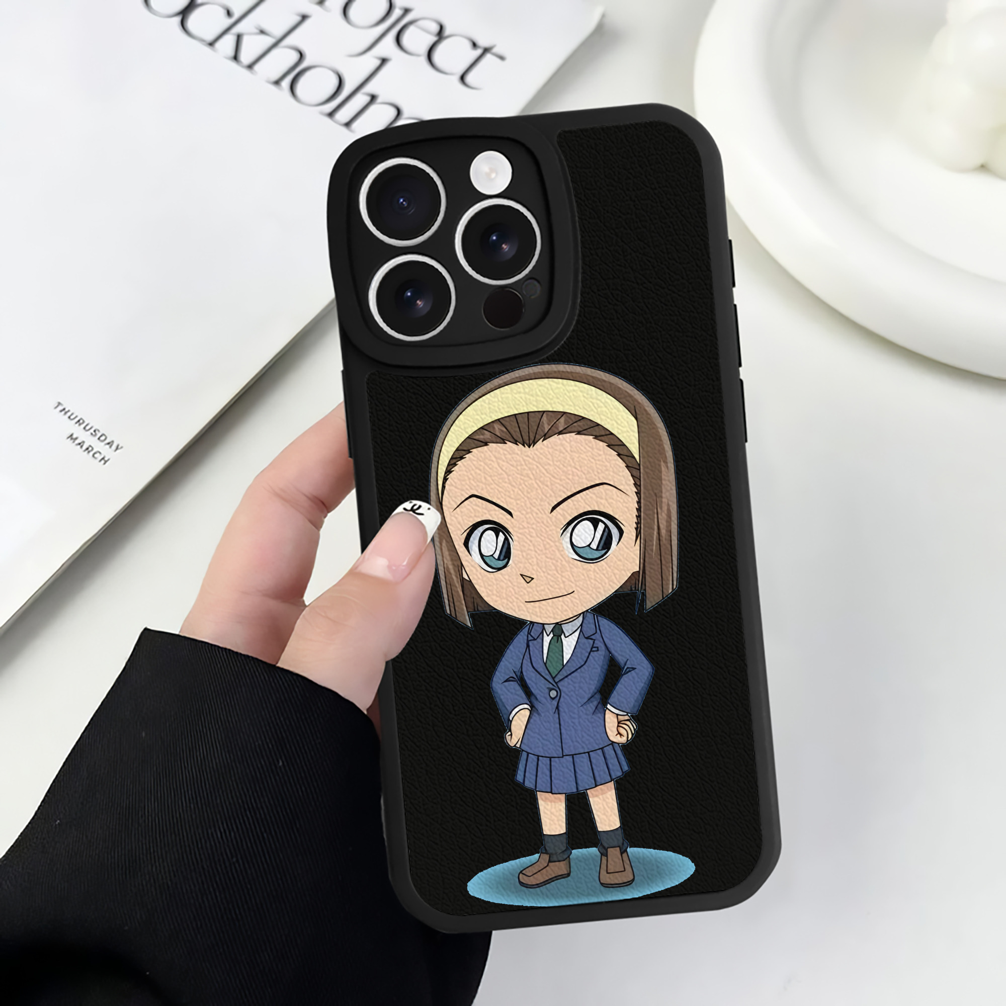 （画像用） 名探偵コナン 吉田 歩美 よしだ あゆみ Detective Conan my Yeager 【iPhone 16シリーズ対応】シリコンスマホケース（レザー調） 材質：シリコン